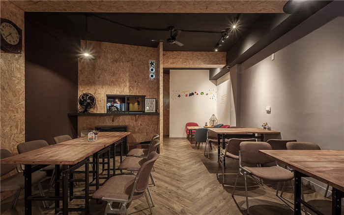 不一樣的復(fù)古工業(yè)風(fēng)餐廳設(shè)計(jì)案例