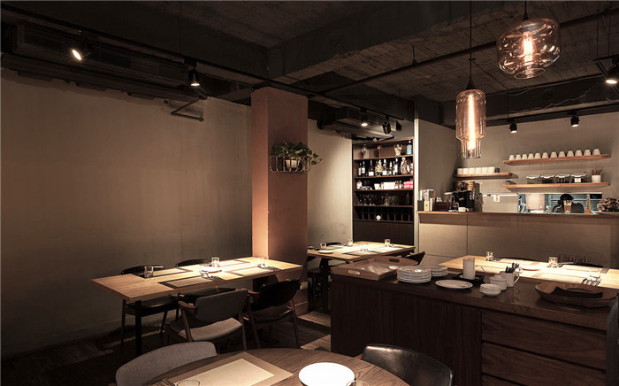 工業(yè)風LOFT西餐廳裝修設計案例