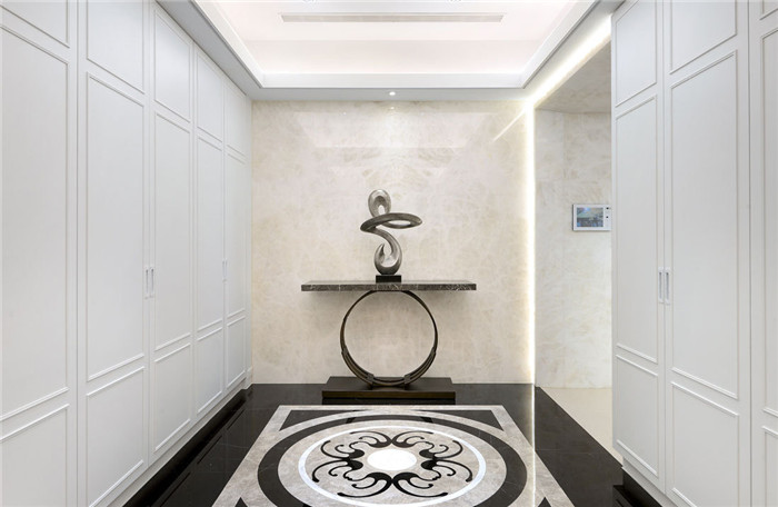 純凈的輕古典風格別墅玄關設計圖