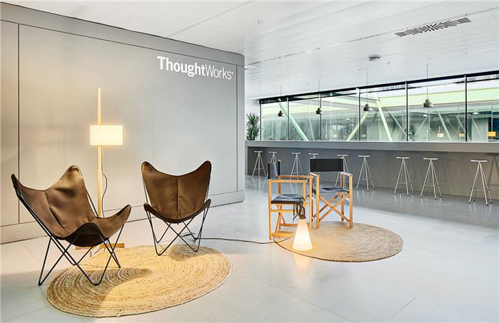 簡(jiǎn)約舒適的辦公空間