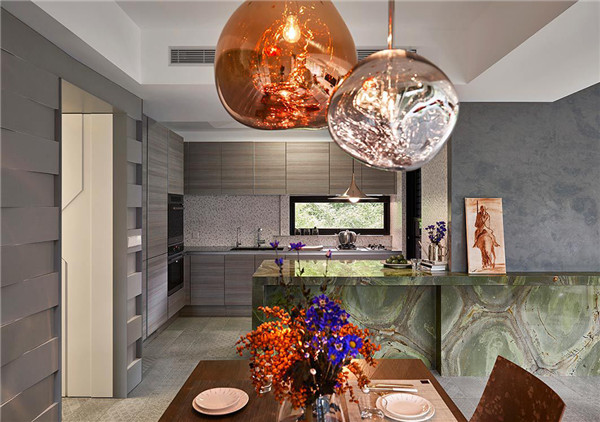 前衛(wèi)藝術(shù)的別墅廚房設(shè)計方案