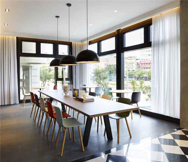 普通人也能住得起的奢華精品連鎖酒店設計   臺北CitizenM酒店設計圖