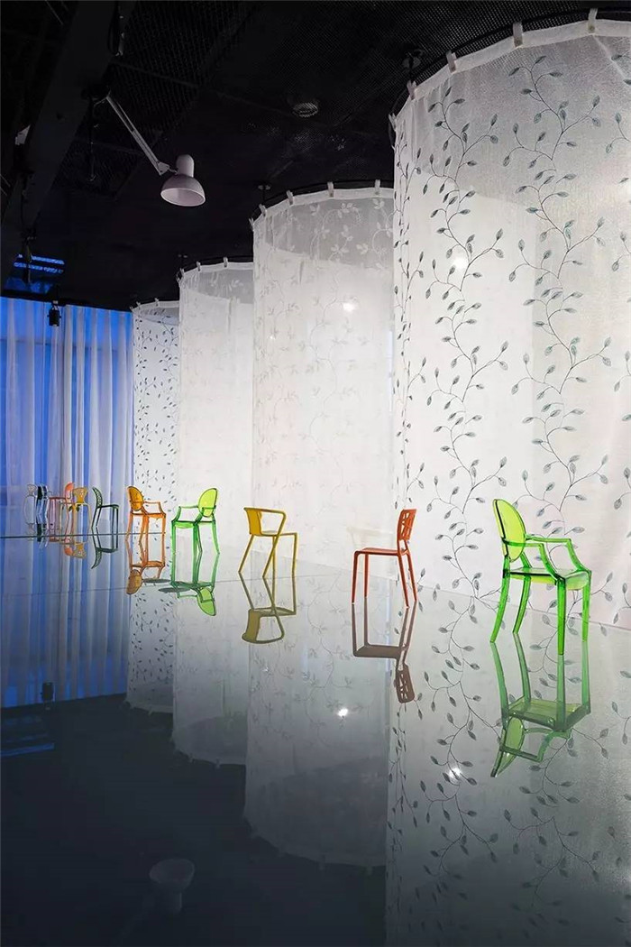 家具設(shè)計(jì)公司的創(chuàng)意辦公室裝修設(shè)計(jì)案例