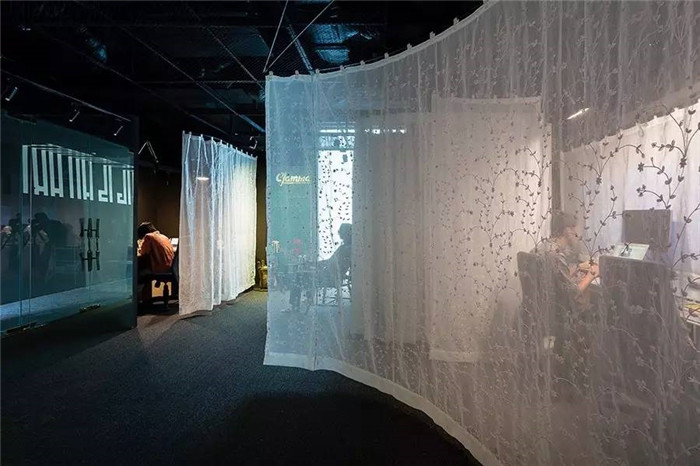 家具設(shè)計(jì)公司的創(chuàng)意辦公室裝修設(shè)計(jì)案例