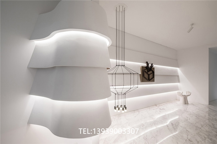 極簡(jiǎn)藝術(shù)風(fēng)   半月服裝設(shè)計(jì)公司辦公室設(shè)計(jì)方案