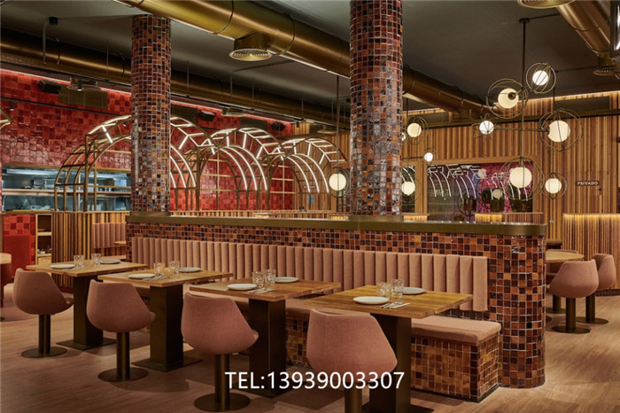 極具吸引力的巴倫西亞披薩連鎖餐廳裝修設(shè)計方案
