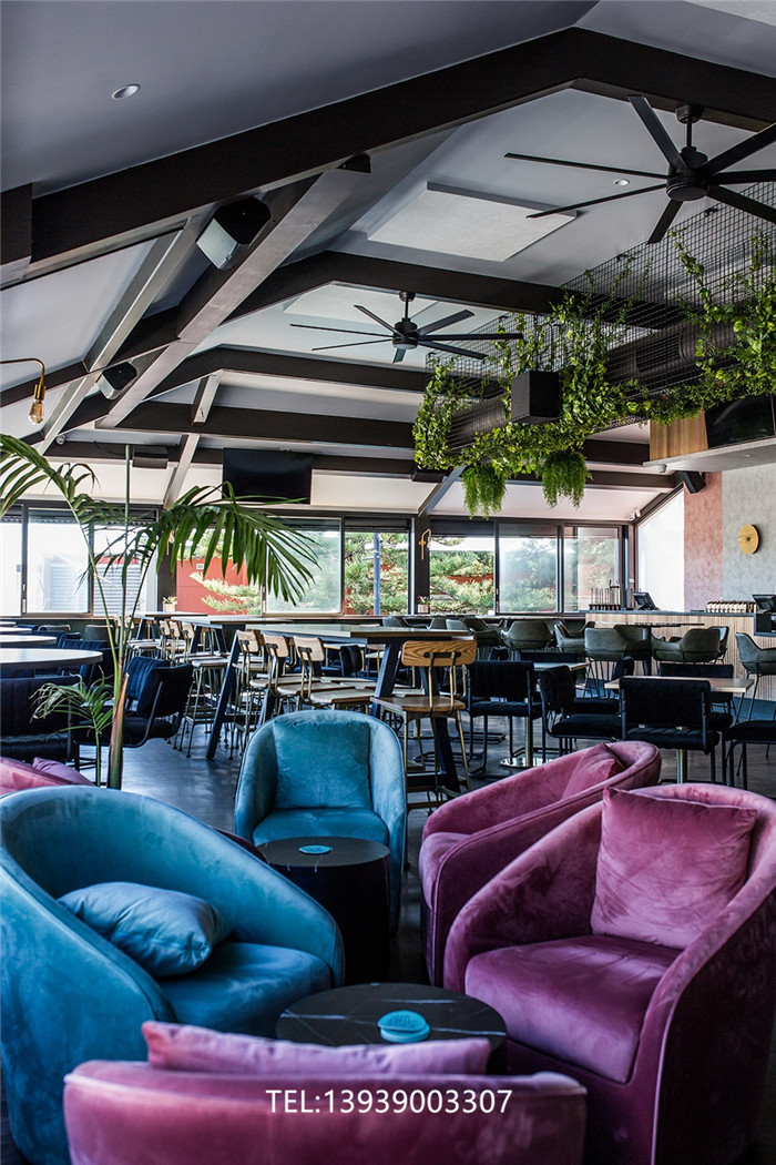 勃朗專業(yè)餐廳設計公司分享音樂餐廳酒吧設計方案