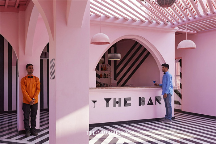 鄭州專業(yè)餐飲裝修公司推薦粉紅斑馬主題餐廳設(shè)計(jì)案例