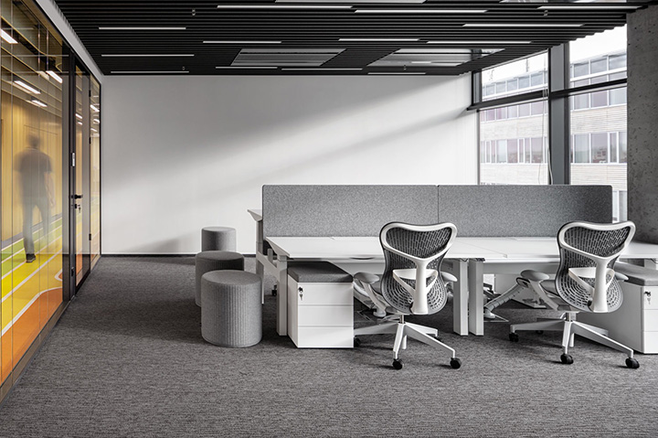 鄭州勃朗辦公設計公司推薦彩虹主題創(chuàng)意辦公設計案例