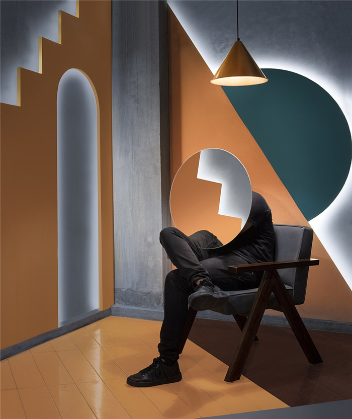 清新溫暖有活力的國外游戲主題餐廳設(shè)計案例