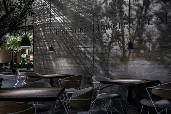 當(dāng)冰冷混凝土遇上花藝  北京花廚餐廳設(shè)計(jì)案例賞析
