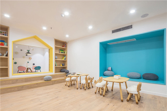 簡約單純又溫馨的英語親子閱讀館活動區(qū)設計方案