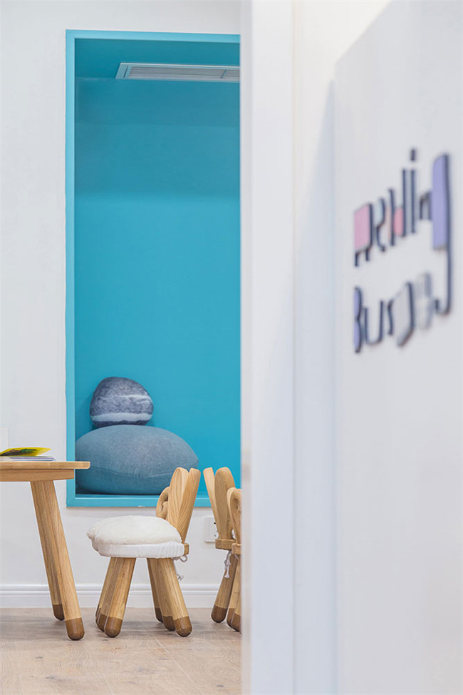 簡約單純又溫馨的英語親子閱讀館設計方案