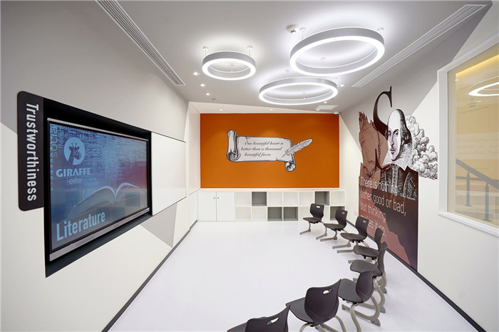 上海長(zhǎng)頸鹿高端美語教育培訓(xùn)機(jī)構(gòu)教室裝修設(shè)計(jì)實(shí)景圖