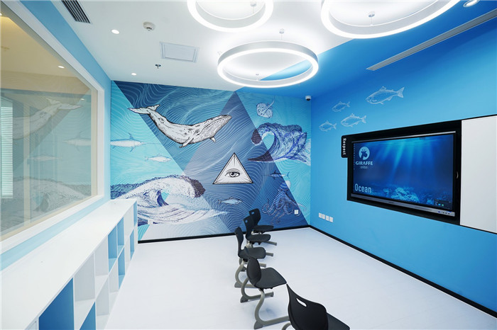 上海長(zhǎng)頸鹿高端美語教育培訓(xùn)機(jī)構(gòu)教室裝修設(shè)計(jì)實(shí)景圖