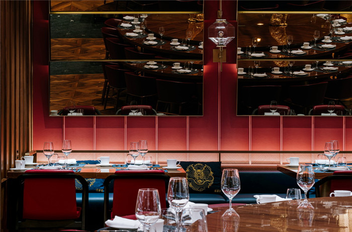 以北京文化為主題的全聚德創(chuàng)意餐廳酒吧區(qū)設(shè)計(jì)案例