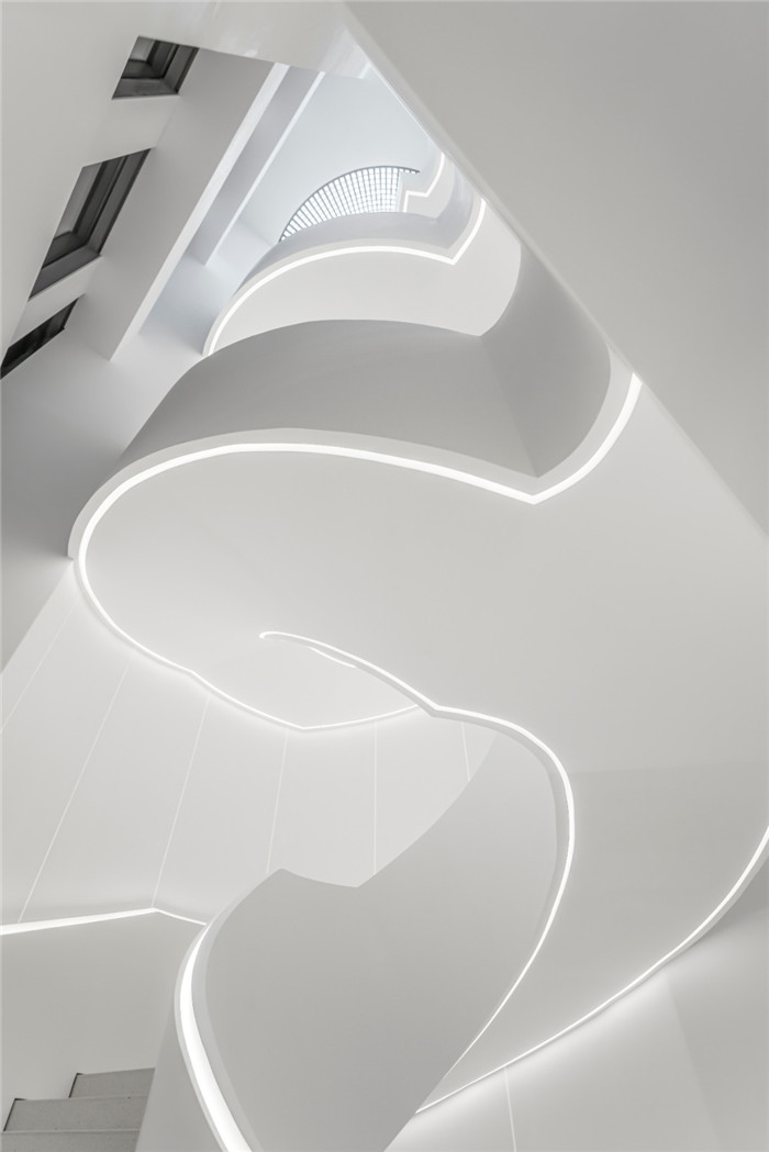 時尚未來感極強(qiáng)的科技集團(tuán)總部辦公樓展廳設(shè)計方案