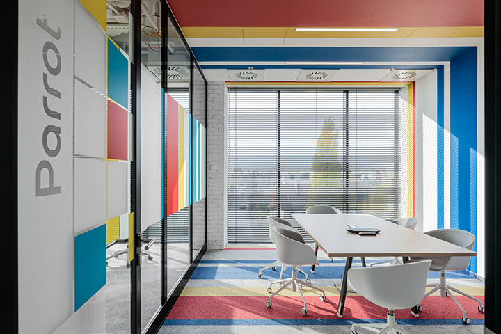 年輕人最愛的辦公設(shè)計(jì)之色彩游戲主題辦公室裝修設(shè)計(jì)