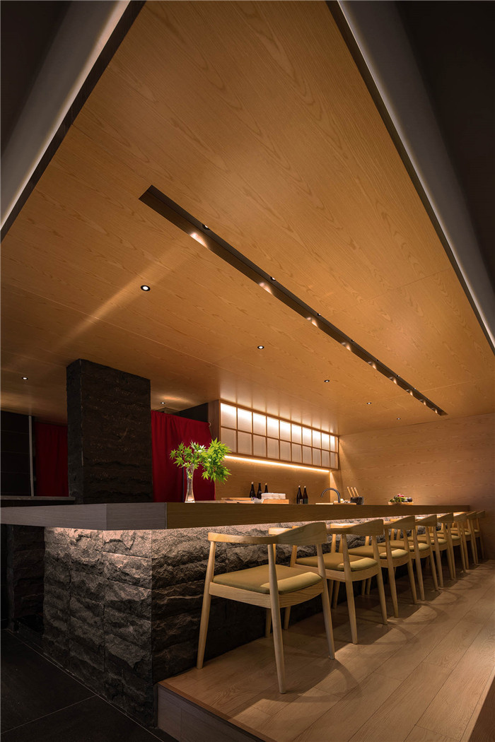 優(yōu)雅沉靜儀式感十足的日式料理餐廳裝修設計方案