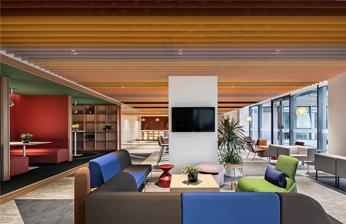 鄭州勃朗設(shè)計分享上市科技公司辦公樓裝修設(shè)計方案