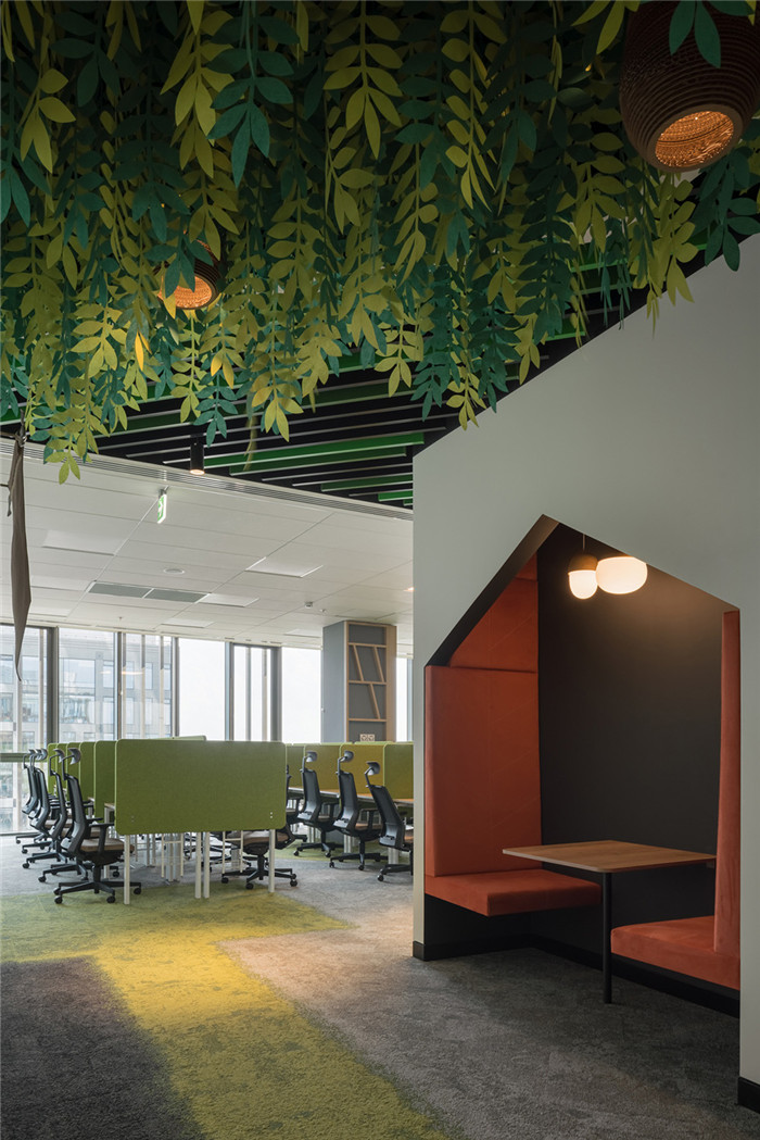 河南知名設計公司分享創(chuàng)意森林主題網絡公司辦公室裝修