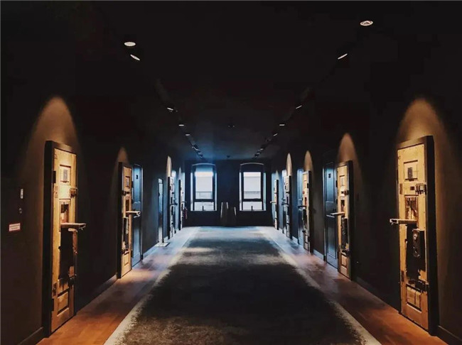 鄭州勃朗設(shè)計(jì)分享那些不走尋常路的酒店改造設(shè)計(jì)方案