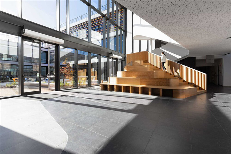 辦公樓大廳設(shè)計(jì)-零售業(yè)歐尚集團(tuán)總部簡約黑白灰辦公設(shè)計(jì)方案 