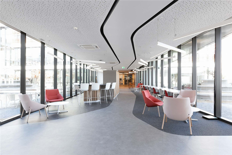 零售業(yè)歐尚集團(tuán)總部簡約黑白灰辦公設(shè)計(jì)方案 