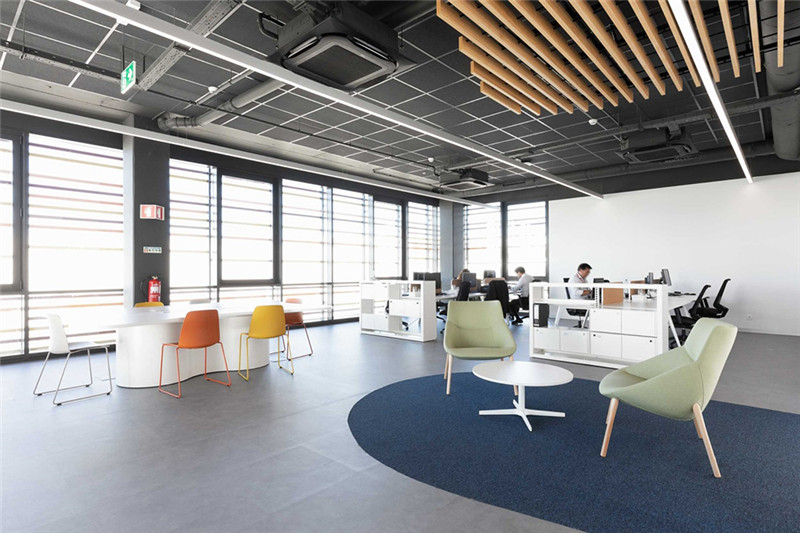 零售業(yè)歐尚集團(tuán)總部簡約黑白灰辦公設(shè)計(jì)方案 