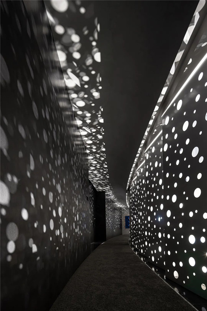 酒店客房走廊設計-國內(nèi)先鋒酒店設計 安徽蕪湖泊樂藝術酒店設計賞析