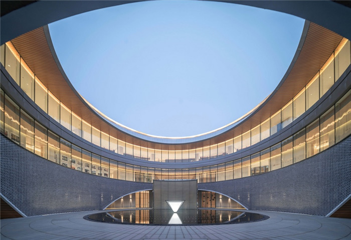 鄭州建業(yè)藍海鄭風(fēng)酒店綜合體設(shè)計賞析