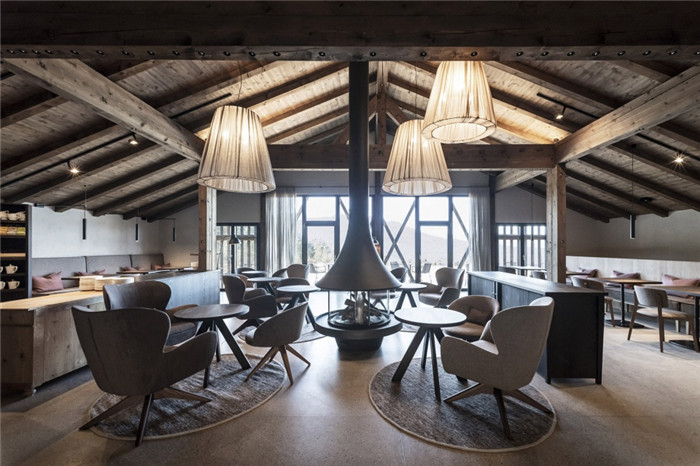 國(guó)外民宿酒店設(shè)計(jì)推薦：Gfell酒店大堂設(shè)計(jì)