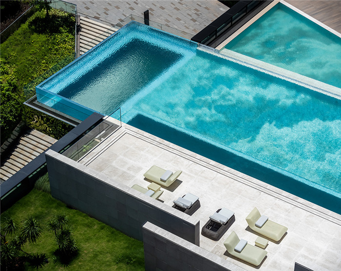 CCD新作：深圳國(guó)際會(huì)展中心皇冠假日酒店泳池設(shè)計(jì)