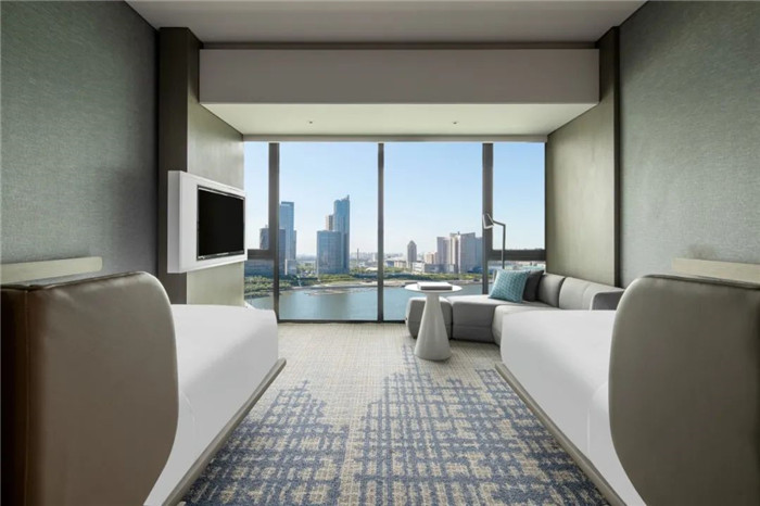 CCD新作：深圳國(guó)際會(huì)展中心皇冠假日酒店客房設(shè)計(jì)