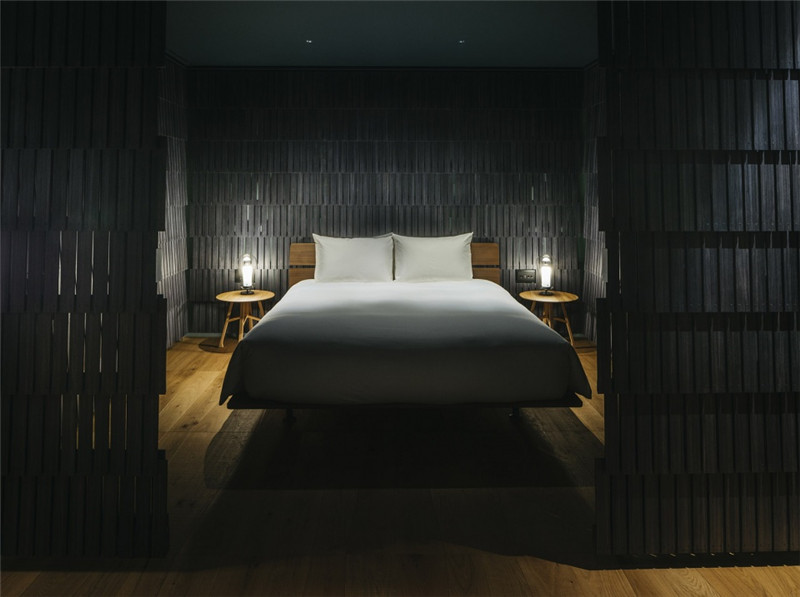 日本白井屋綠色工業(yè)風(fēng)酒店設(shè)計案例賞析