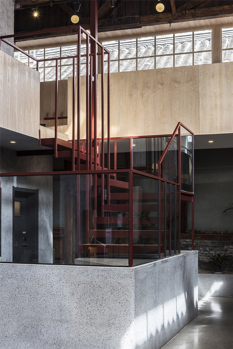 簡約工業(yè)風(fēng)老酒店翻新改造設(shè)計(jì)案例