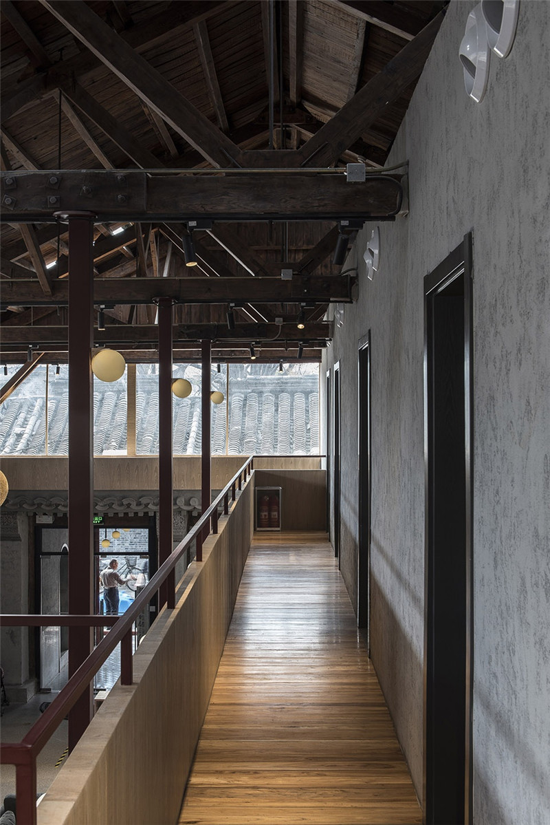 簡約工業(yè)風(fēng)老酒店翻新改造設(shè)計(jì)案例