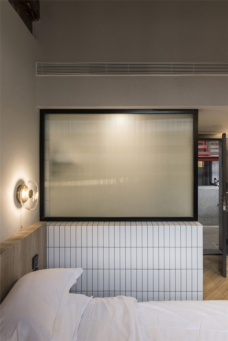 簡約工業(yè)風(fēng)老酒店翻新改造設(shè)計(jì)案例