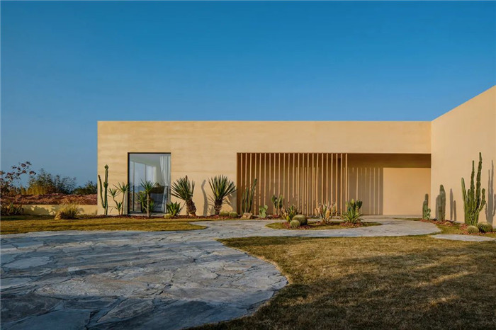 詩(shī)莉莉集團(tuán)旗下漫戈塔·非洲假日野奢酒店設(shè)計(jì)