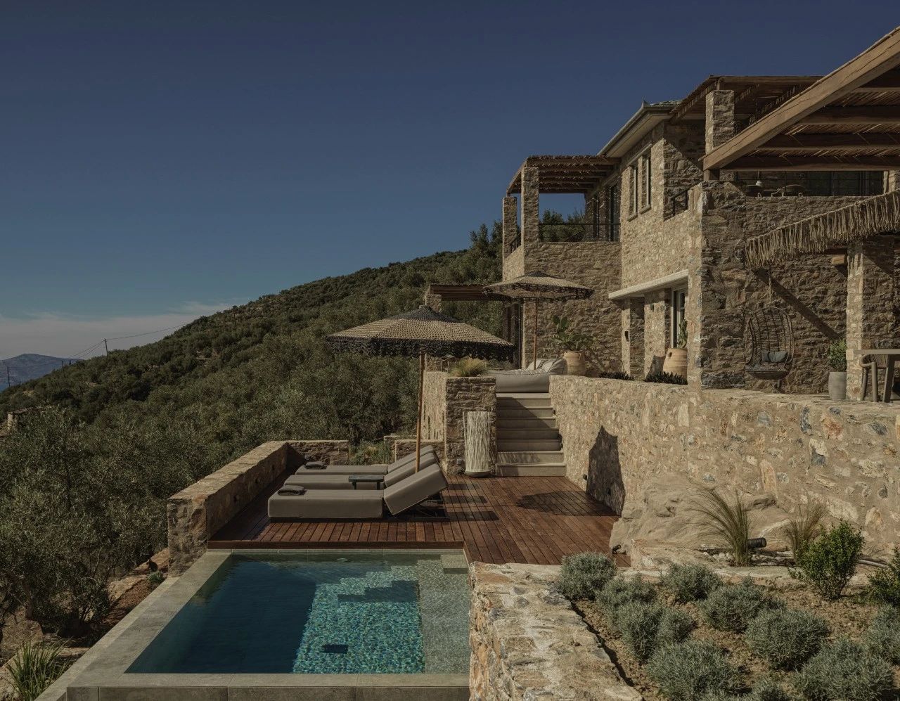 希臘佩利瓦自然別墅度假酒店設(shè)計方案賞析