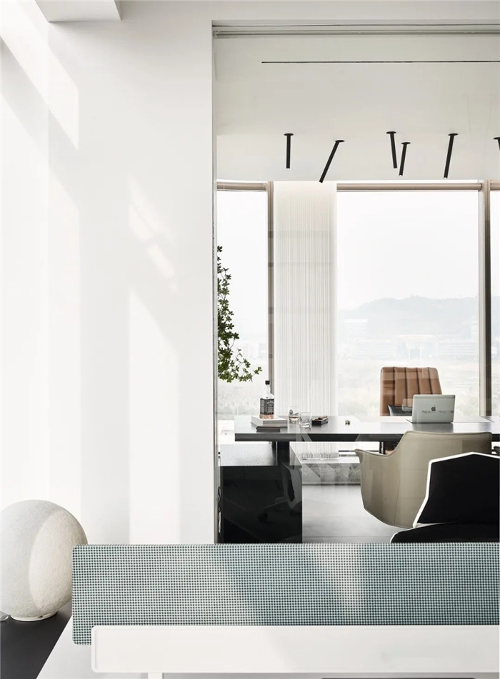 200平極致簡約風(fēng)設(shè)計(jì)公司辦公室裝修方案