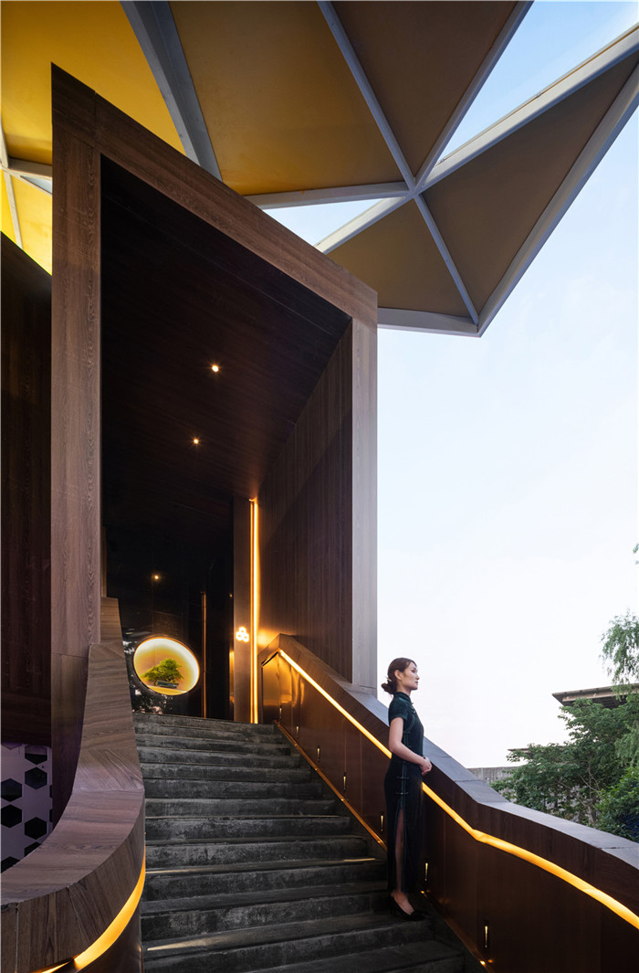 500平臺州菜陸朝臨江臺中餐廳設(shè)計方案