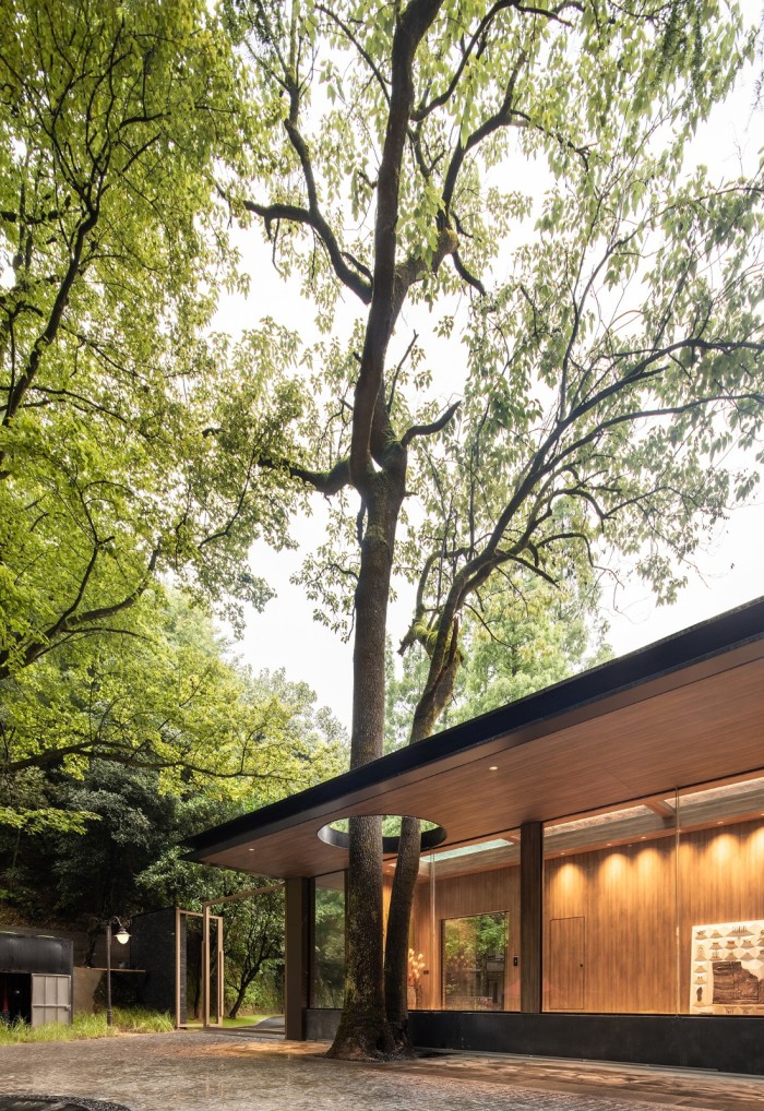 以城市文化為主題的復(fù)古風(fēng)賓館改造設(shè)計案例