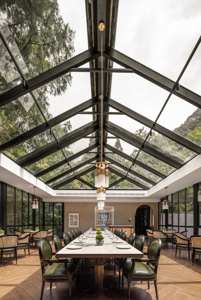 以城市文化為主題的復(fù)古風(fēng)賓館改造設(shè)計案例