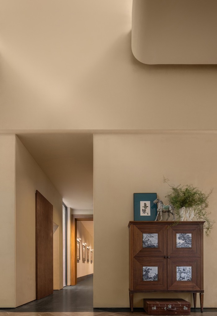 以城市文化為主題的復(fù)古風(fēng)賓館改造設(shè)計案例