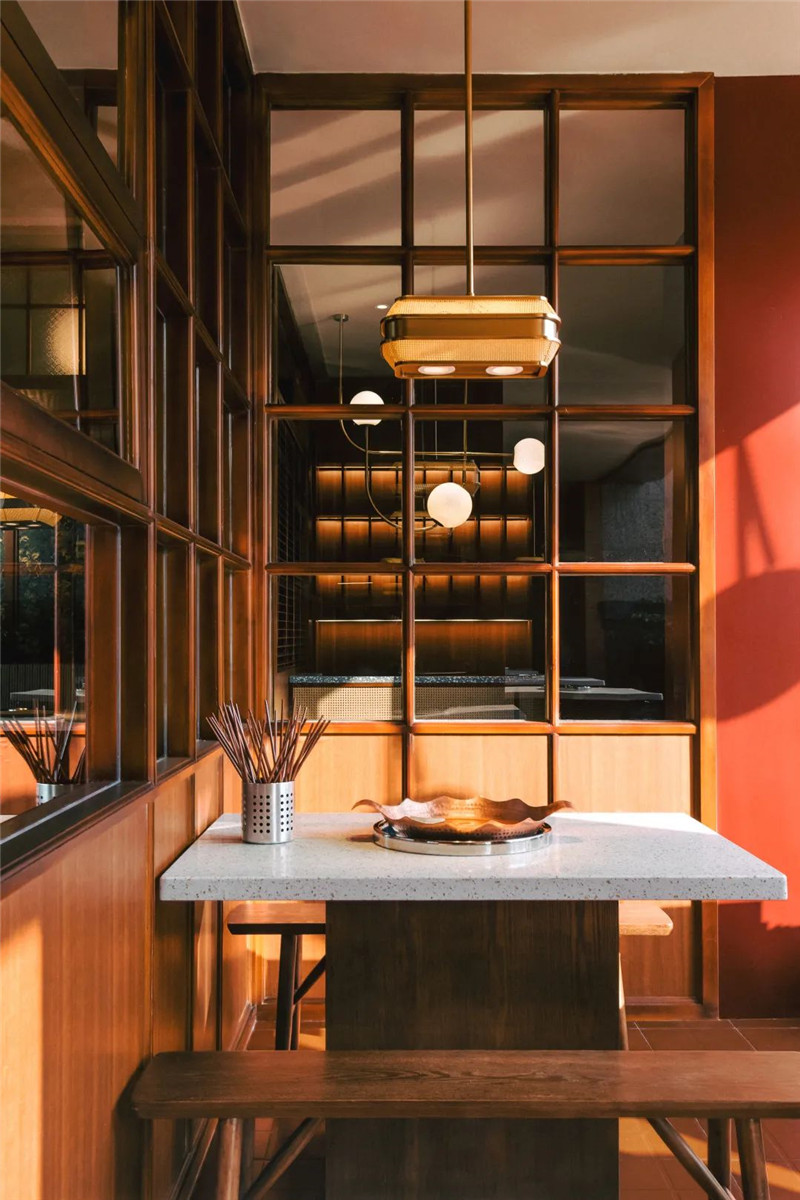復(fù)古又時髦的經(jīng)典火鍋店改造設(shè)計案例