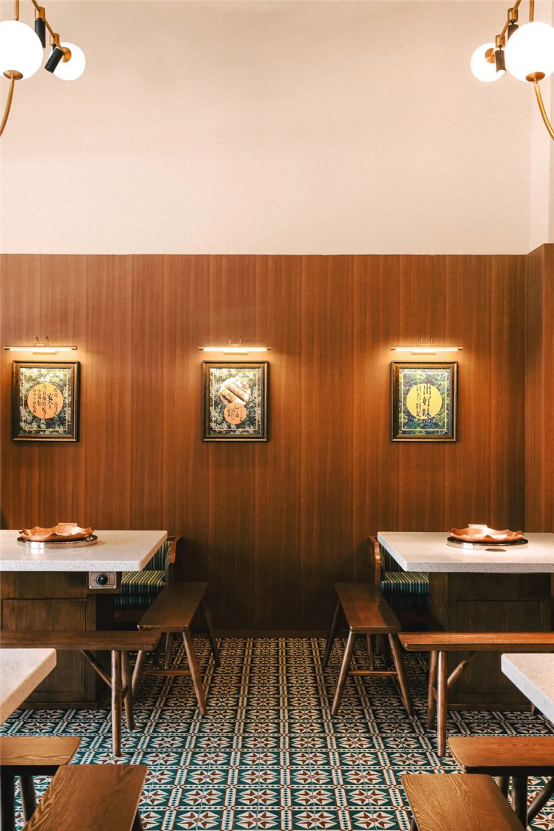 復(fù)古又時髦的經(jīng)典火鍋店改造設(shè)計案例