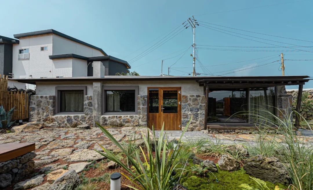 濟州島Gwideok-ri鄉(xiāng)村溫泉民宿改造設計案例