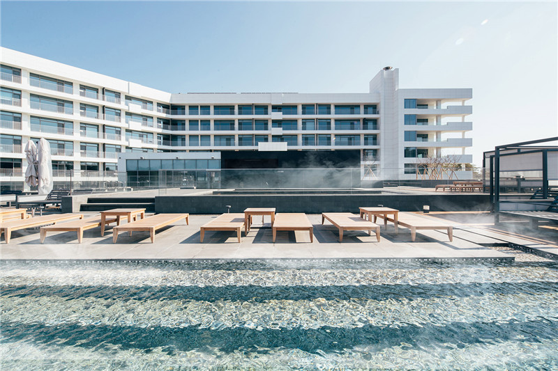 現(xiàn)代簡約風(fēng)Seolhaeone溫泉度假酒店設(shè)計賞析