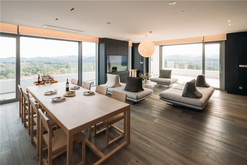 現(xiàn)代簡約風(fēng)Seolhaeone溫泉度假酒店設(shè)計賞析